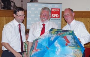 Unterbezirksvorsitzender Martin Panten, MdL Reinhold Perlak und Landtagsvizepräsident Franz Maget